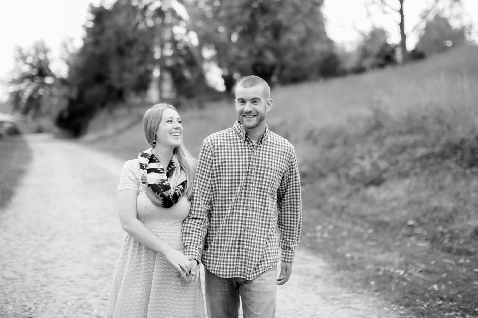 44A-Downtown-Fredericksburg-Engagement-Session-1075