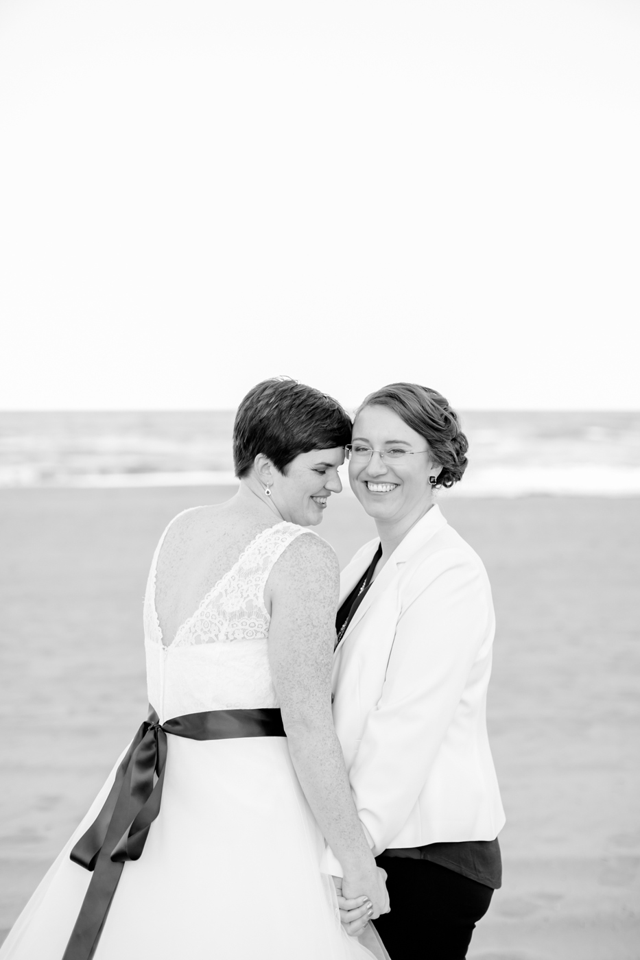 25A-Virginia-Beach-Same-Sex-Wedding-Laura-Caitlin-Watermans-1146