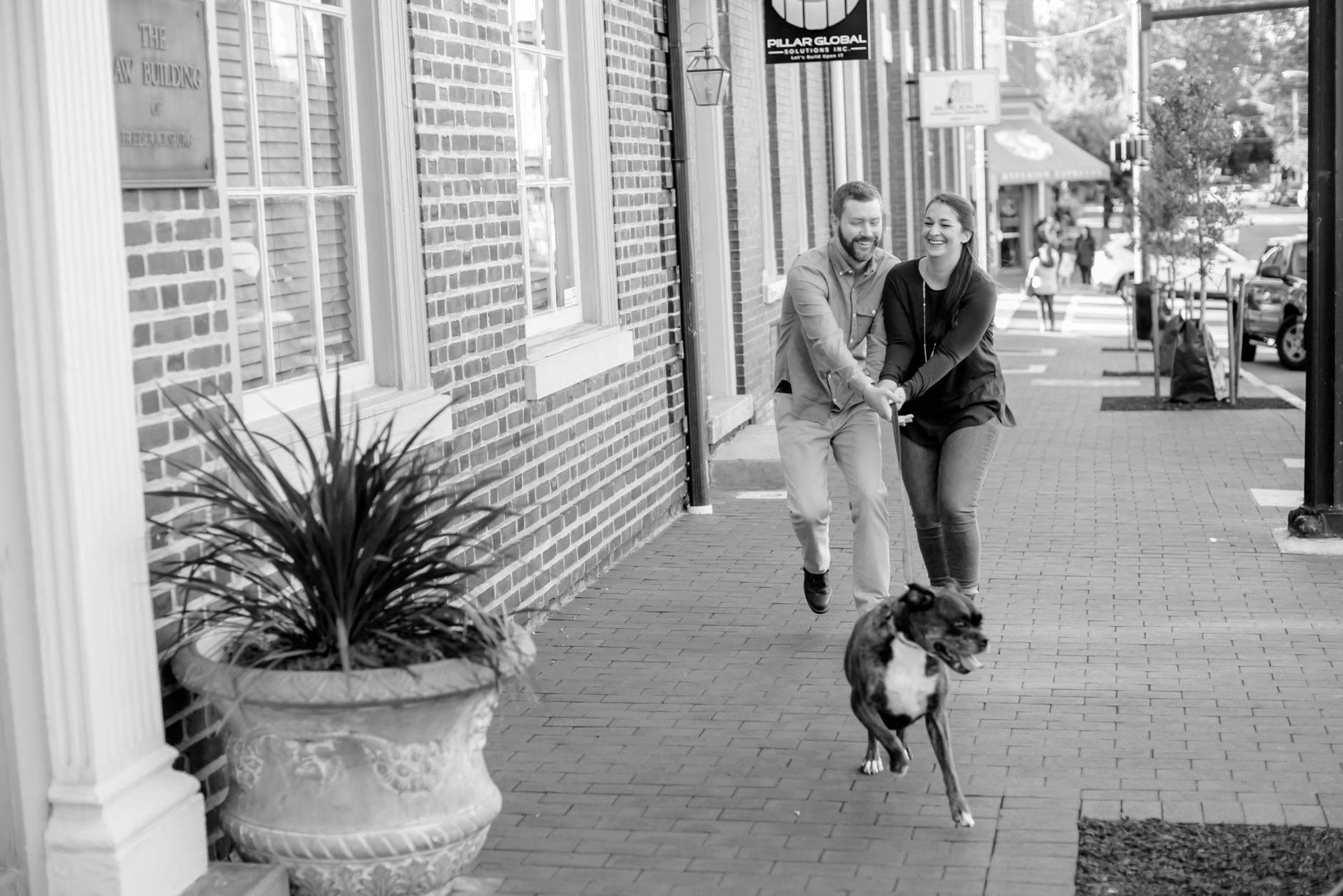 14downtown-fredericksburg-virginia-engagement-session-sarah-and-russell-1022