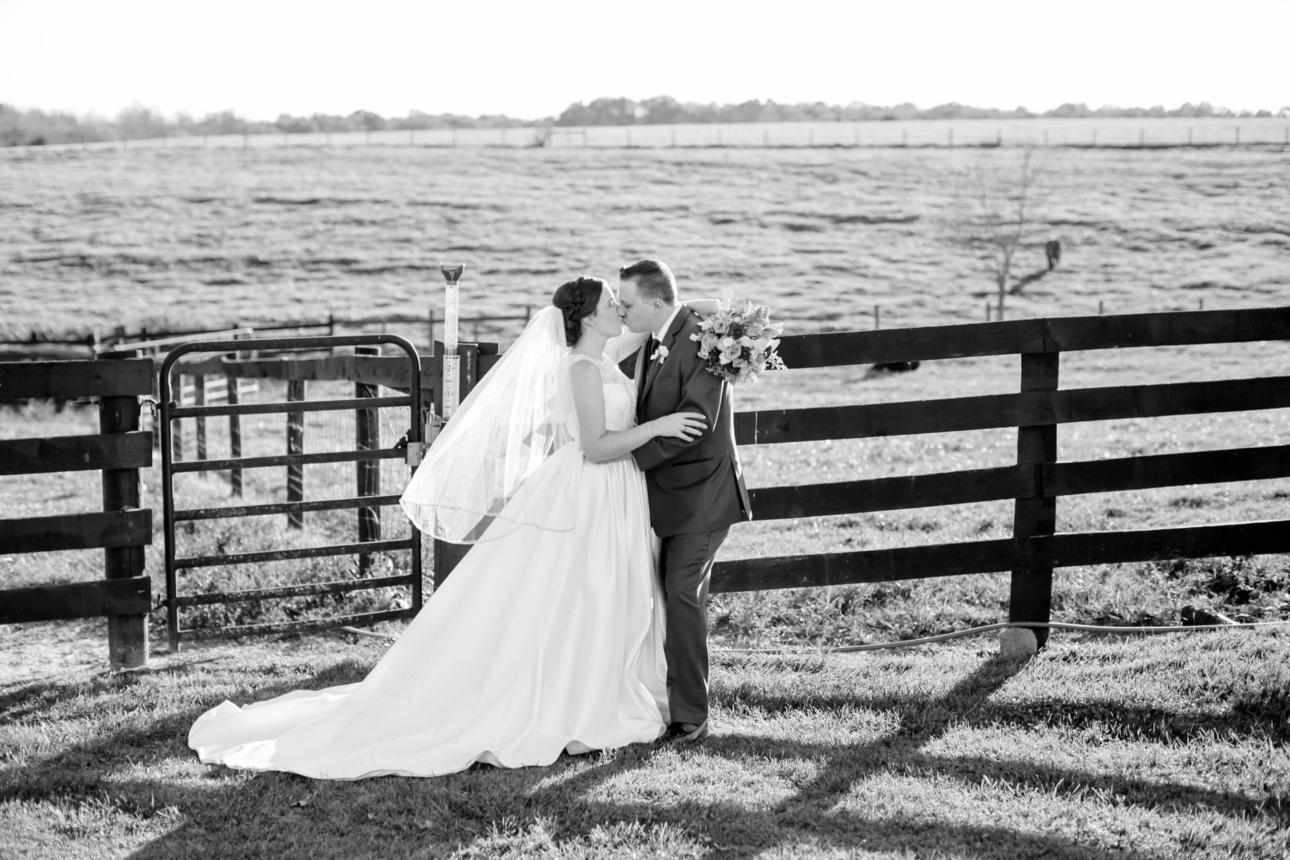 27a-oak-creek-farm-wedding-virginia-photographer-brittany-josh-1114